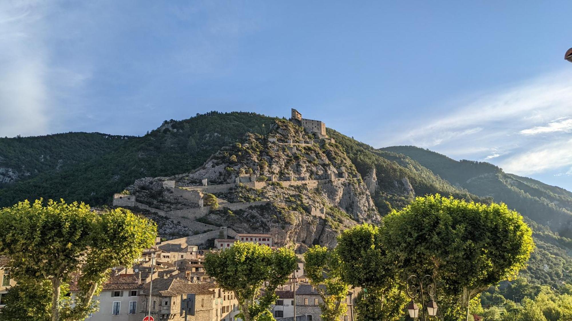 Les Gites D'Intervalles Entrevaux Eksteriør billede